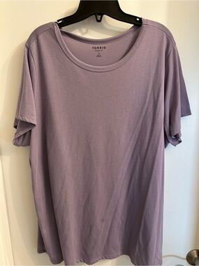 torrid Lavender Short Sleeve Crewneck Tee